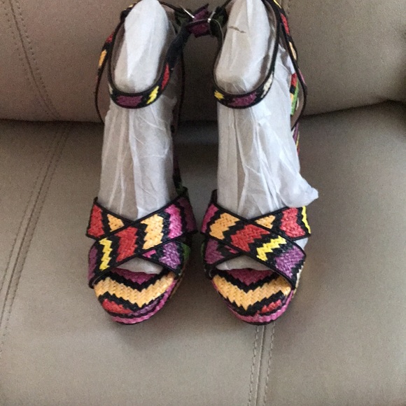 Colorful block heel sandals. - Picture 2 of 7